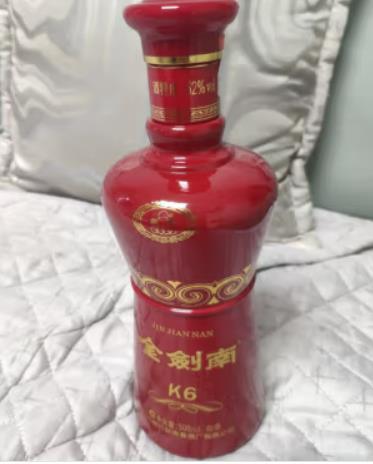 剑南春白酒