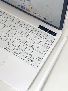拥有这个妙控键盘！iPad秒变笔记本
