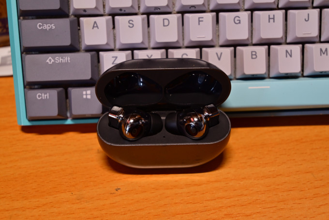 华为freebudspro蓝牙耳机