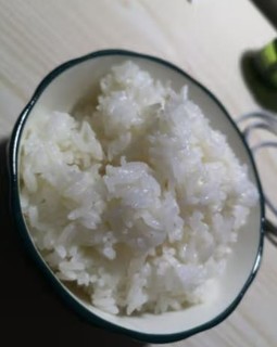 米饭颗颗莹晶剔透、气味清香营养丰富