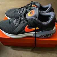 新入Nike跑步鞋