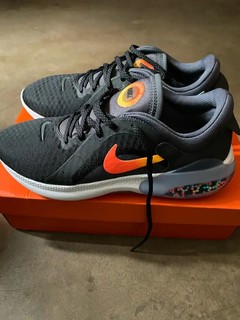 新入Nike跑步鞋