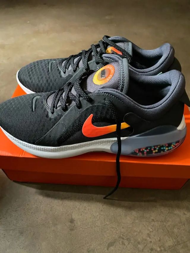 新入Nike跑步鞋