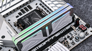 颜值与性能兼备——ZADAK SPARK DDR5 RGB 6000 电竞内存开箱简测