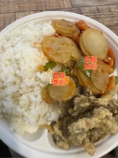 食堂米饭套餐之土豆片炸蘑菇搭配！