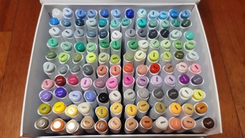 女儿的开学新绘画工具到手晒：马可MARCO拉菲尼120色马克笔，并附使用建议