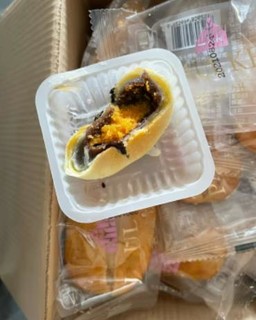 皮酥里嫩，蛋黄香，味道正，色香味俱全