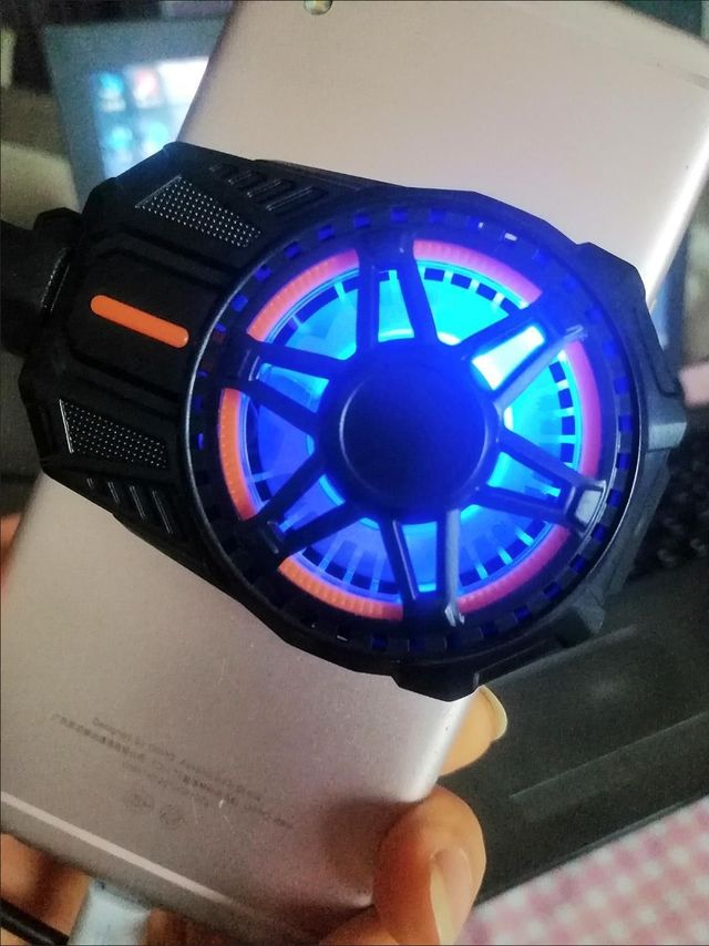 影巨人手机散热器超值得