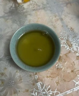 茶汤色泽清亮，富含浓郁乌龙茶香