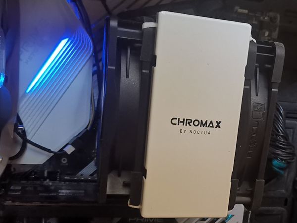 猫头鹰Chromax散热器盖：精致但昂贵