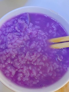 紫薯粥：不知道的以为是大郎喝药了
