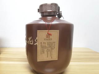 喜欢米香型白酒？湘山三花酒封藏罐可以试试