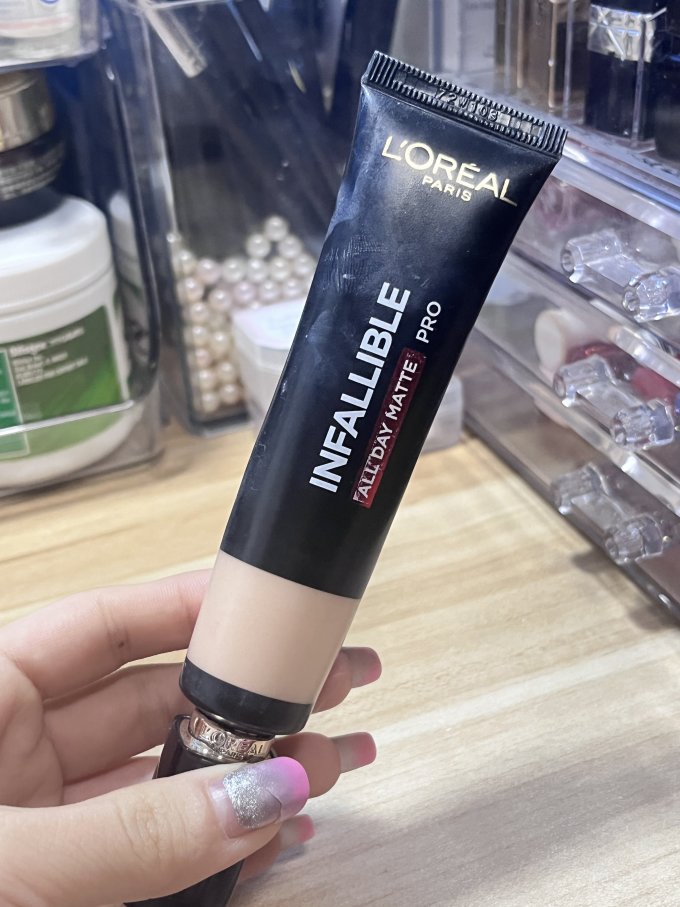 巴黎欧莱雅粉底液