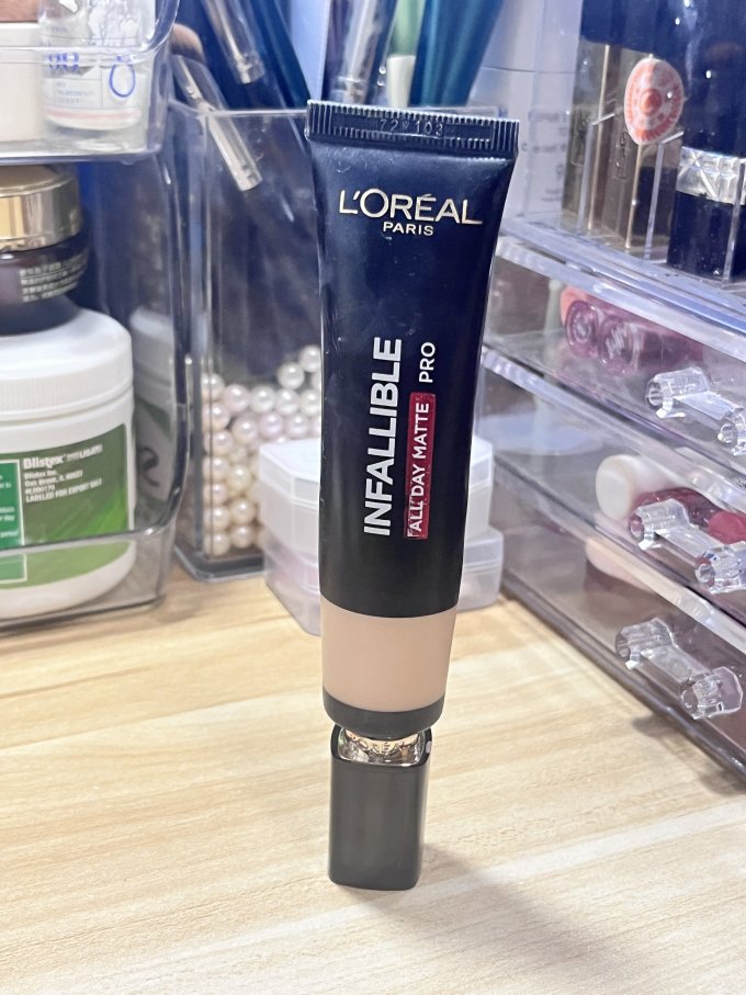 巴黎欧莱雅粉底液