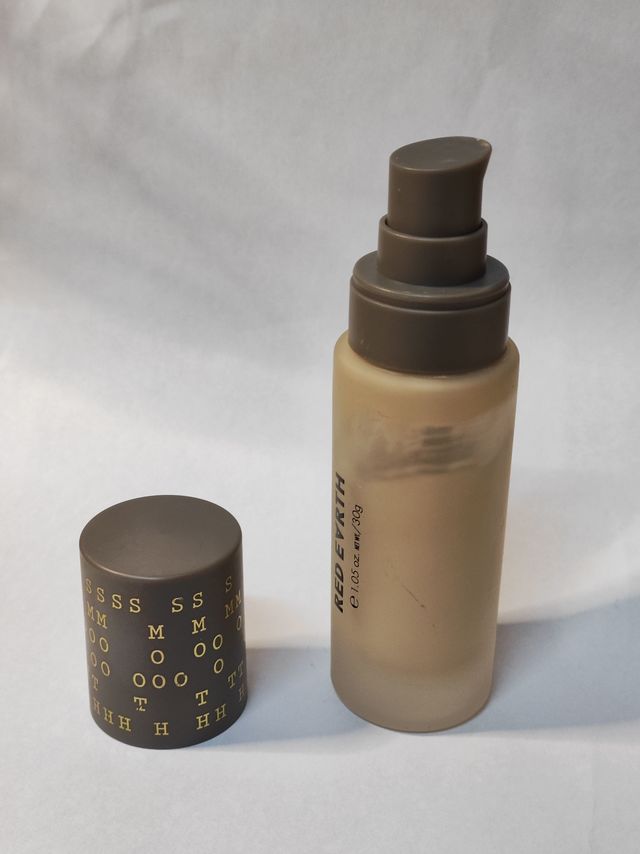 适合混干皮不脱妆的红地球粉底液