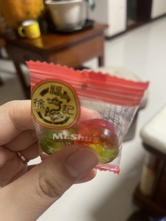 好吃又好玩的徐福记果汁橡皮糖