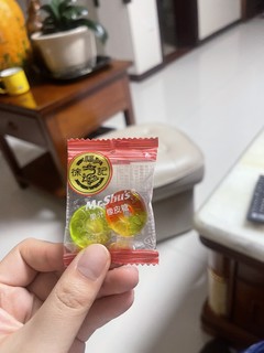 好吃又好玩的徐福记果汁橡皮糖