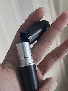 最经典的mac色真的很美