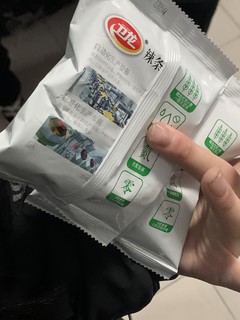 超级好吃的卫龙辣条