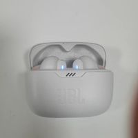 JBL蓝牙耳机