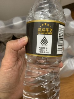 便宜又大碗的矿泉水