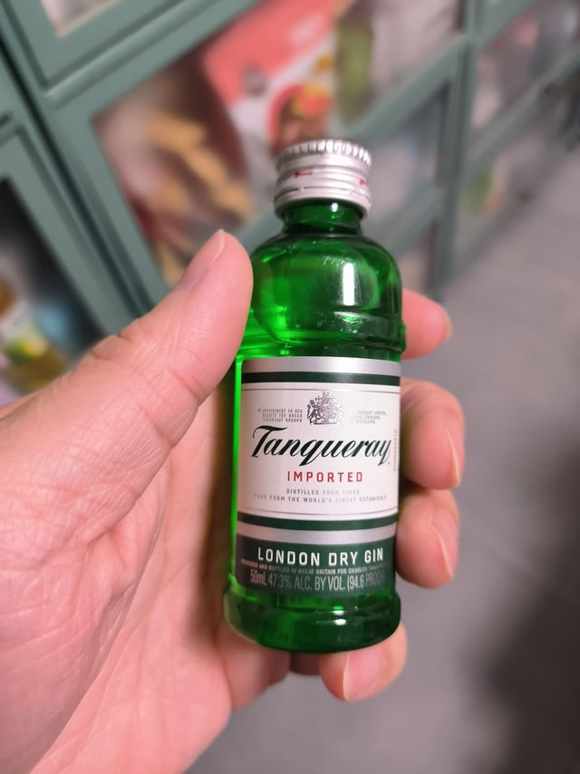 开工来杯添加利金酒