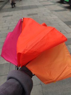 彩虹雨伞，让天气影响不了你的心情