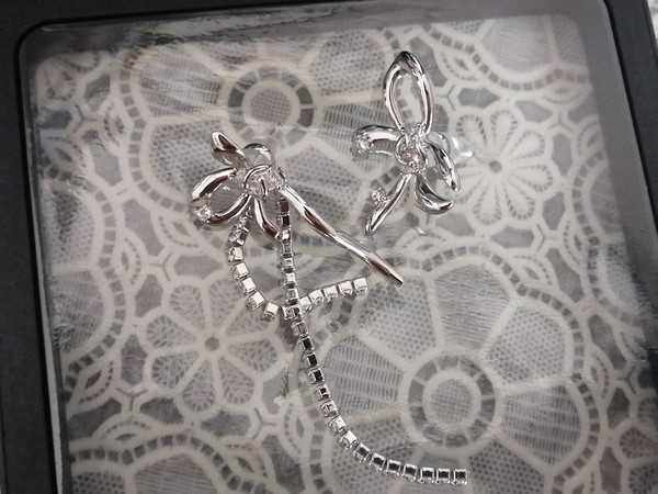 闪闪发光的AB款耳环