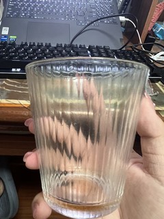 是非常厚实的玻璃杯呀