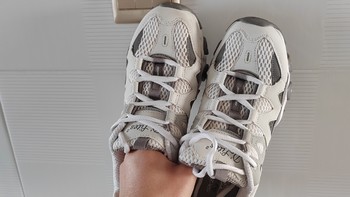 运动鞋分享：斯凯奇灰色运动鞋
