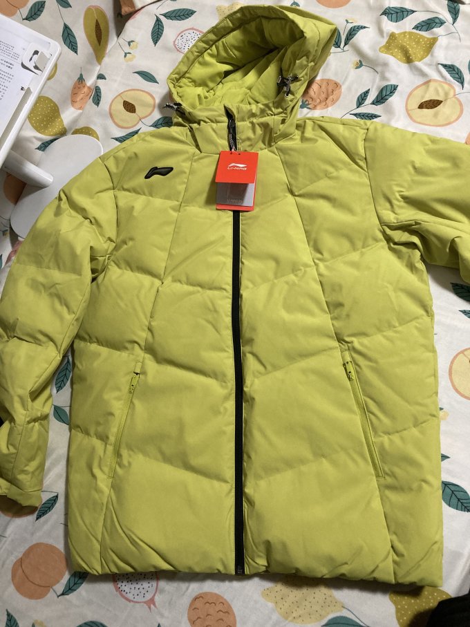 李宁荧光黄羽绒服穿上就是街头靓仔