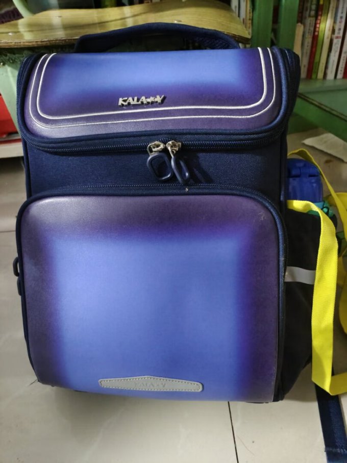 卡拉羊男士双肩包