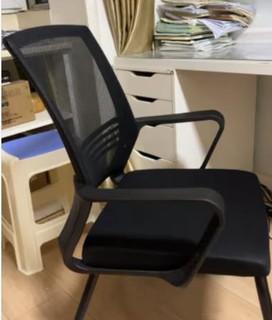  椅子非常舒服，安装简单，非常牢固