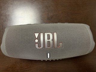 JBL Charge 5， 震撼的效果！春天郊游好伴