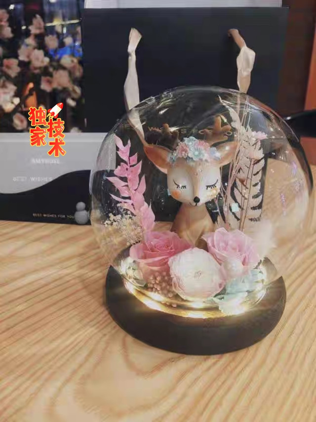 好看的永生花和小鹿呀！