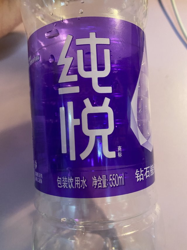 每天都要多喝水呀