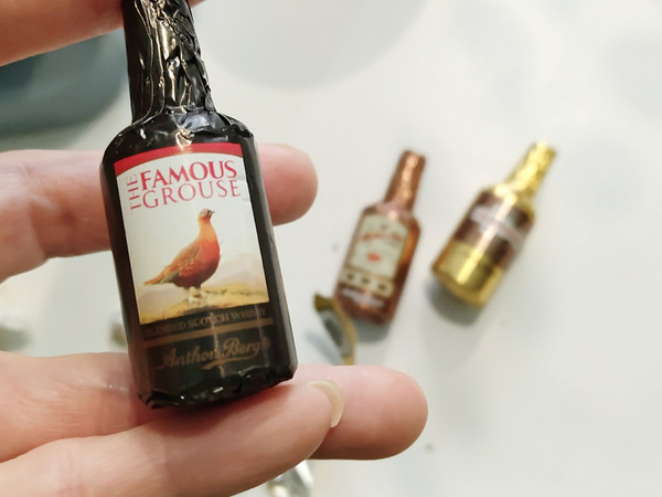 🍊在老妈冰箱里发现高级酒心巧克力🍊