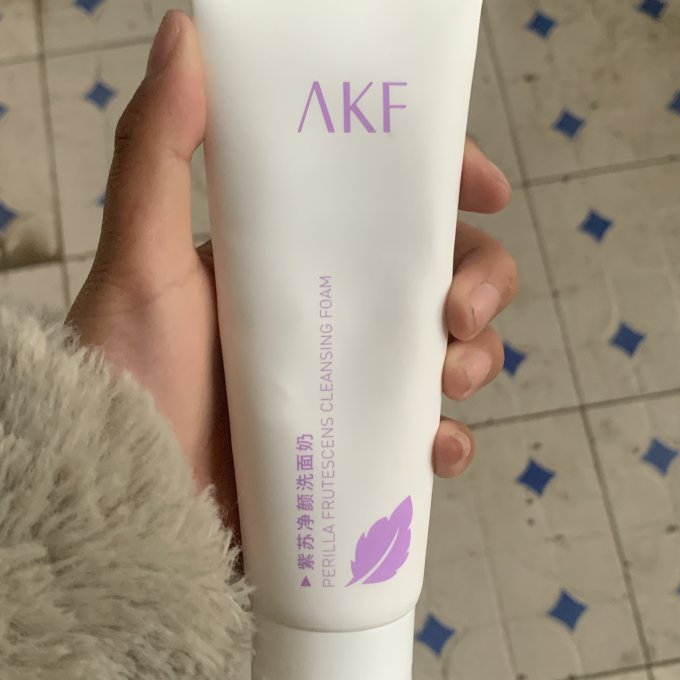 akf紫苏氨基酸清洁洗面奶
