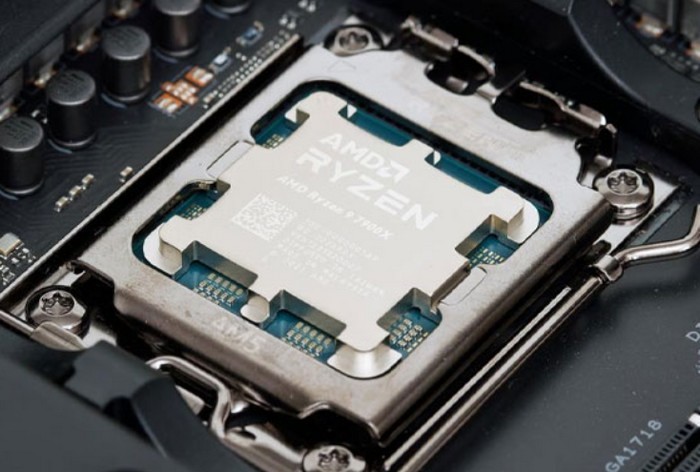 榨干核显：AMD 锐龙 9 7900 核显超频前后性能对比