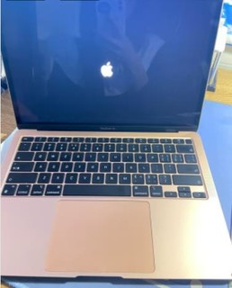 苹果的电脑系统丝滑，非常nice