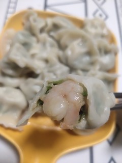 韭菜虾仁水饺！从小吃到大还没吃够！
