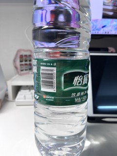 我是喝水一族，囤水必备的怡宝矿泉水