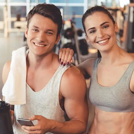 开心时只能抿嘴笑，告诉你正确的洗牙方式可以让你露齿大笑