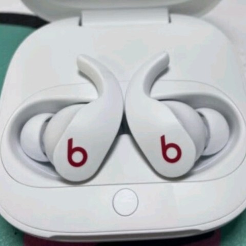 beats Beats Fit Pro 真无线降噪耳机 运动蓝牙耳机 兼容苹果安卓系统 IPX4级防水 – 白色