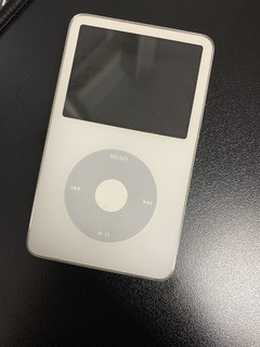 我的iPod 还能用哦，这个古董现在看来也很