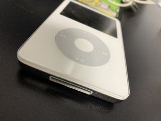 我的iPod 还能用哦，这个古董现在看来也很