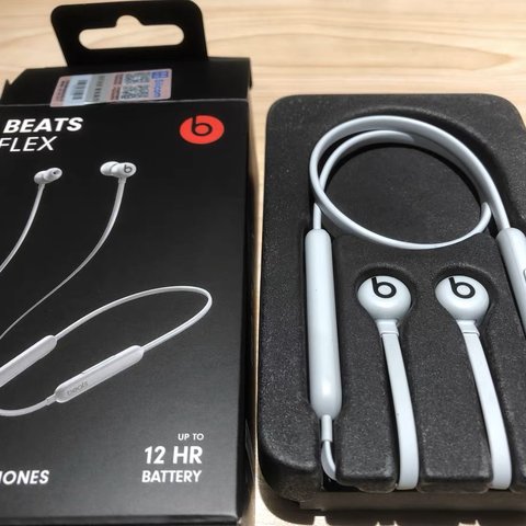 适合小耳朵的蓝牙耳机推荐-Beats Flex Wireless