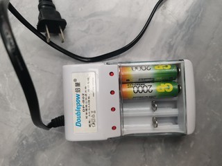 5号7号电池充电器