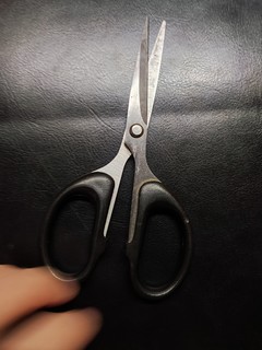 介个剪刀✂️虽小但好用啊！