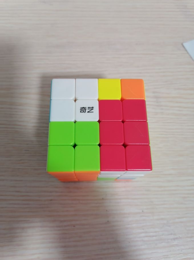 正品奇异四阶魔方流畅玩耍